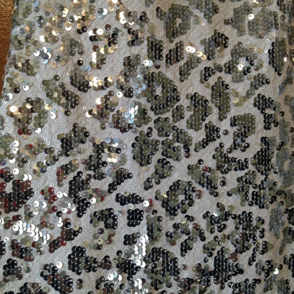 dress - Picture 3 of 8